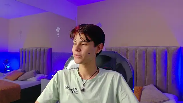 Chat XXX ao vivo de Derek_Sinn