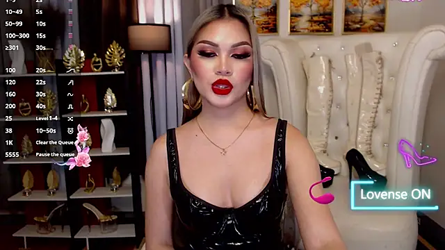 Chat +18 de PrettyCockAthena ao vivo
