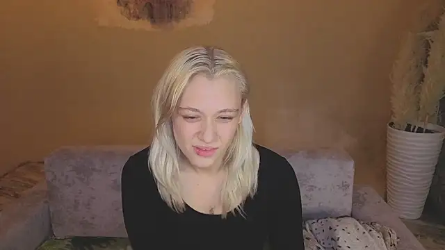 KaraLiin Chat XXX live