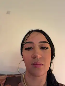 EmmyEvans1's Live XXX Chat