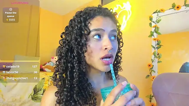 Keniia_rizz's Live XXX Chat