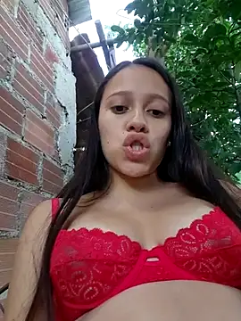lachiki_plus' Live XXX Chat