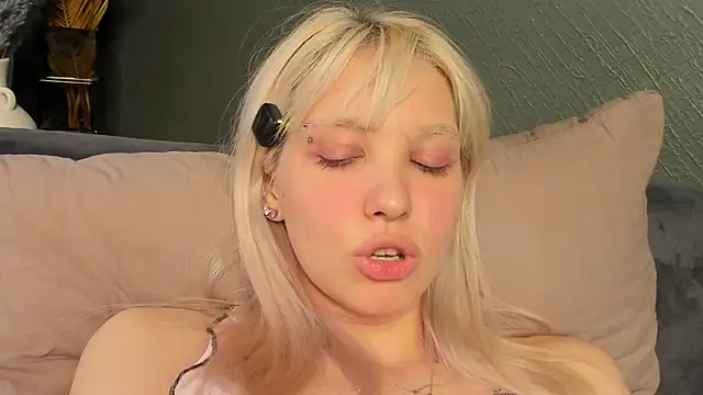 DelorisDetrich's Webcam Show