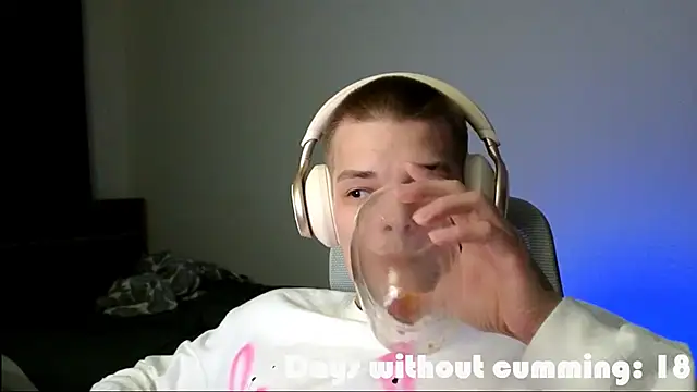 DENIS_HERE élő XXX-chatje