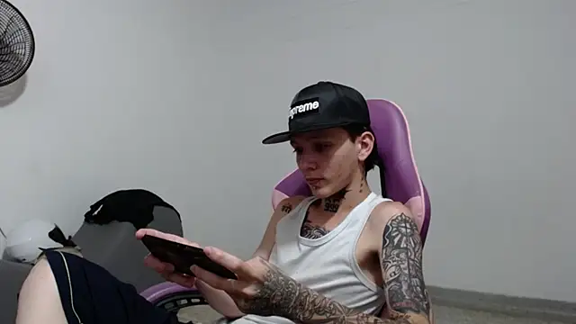 StraightBoy_Nick Show Webcam