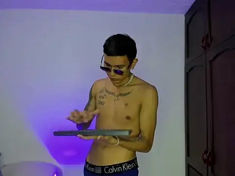 skoook_gray_ webkamerás műsora