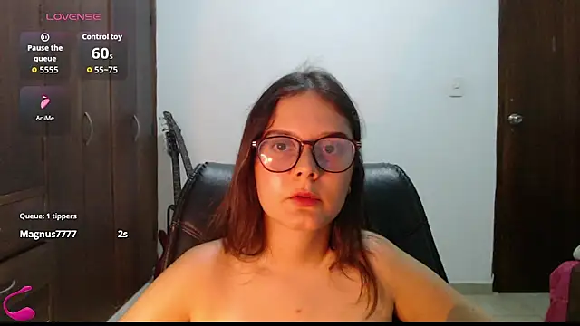 Онлайн чат XXX MadieeLorez