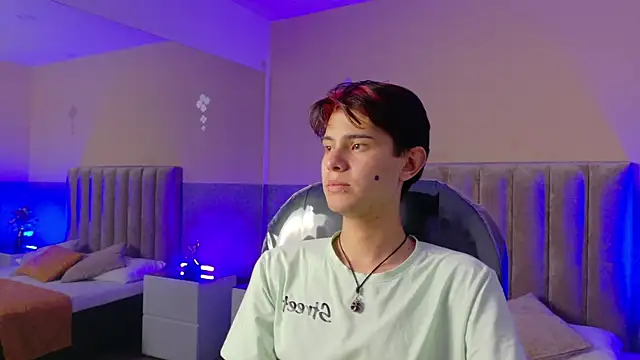 Chat XXX en directo de Derek_Sinn