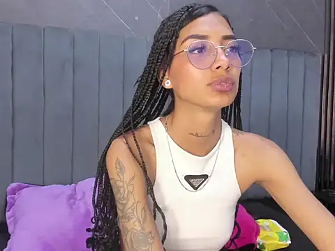 Chat XXX ao vivo de KarlaSlutSkinny__