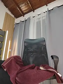 Show modela Oliver_bigblack_cock na web-kameri