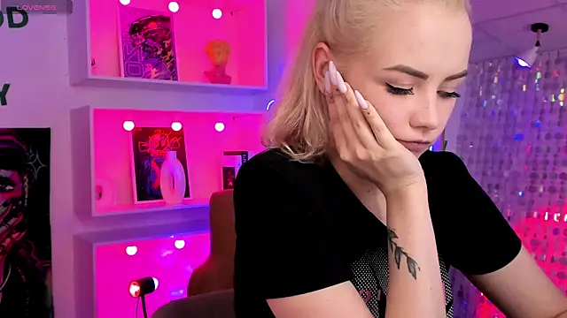 StephanieSweety Chat XXX in diretta