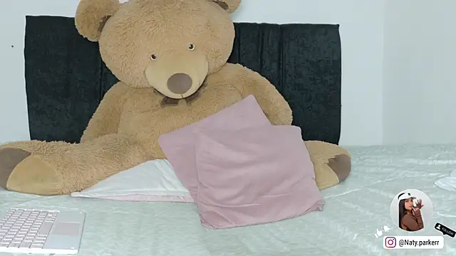 Chat +18 de Natashaparker__ ao vivo