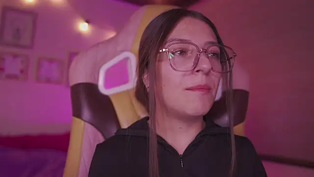 XXX chat uživo modela milly_kenner