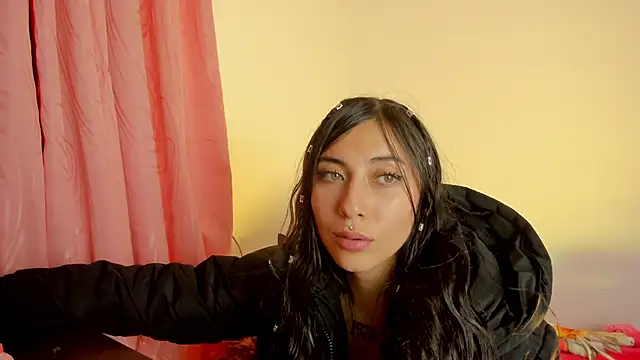Alanaloiiss_ Adlı Modelin Canlı XXX Sohbeti