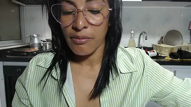 Chatroom XXX en direct de kateleyagrey