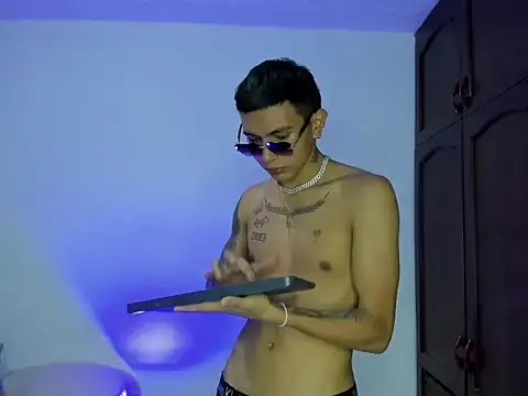 skoook_gray_ Chat XXX live