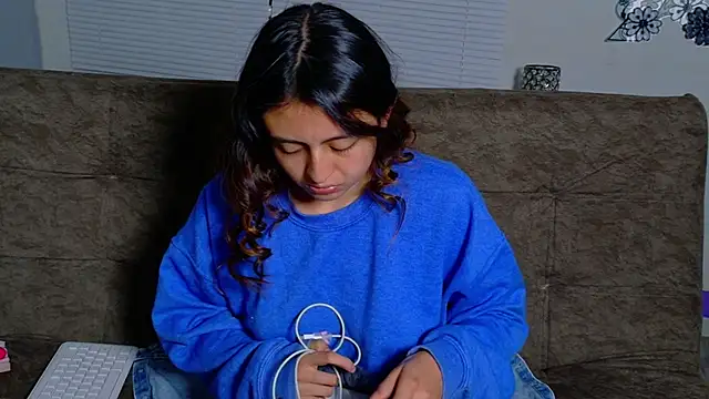 XXX chat uživo modela Lala_fluffy