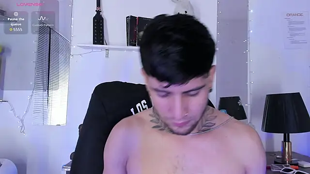 StefanoBigCock's Webcam Show