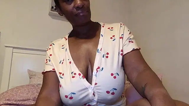 ThatNanNextDoor Webcam Show