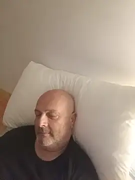 Alexis_Bullのウェブカメラショー