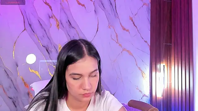 Онлайн чат XXX Emmiicute