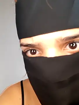 Mouhra-_- Adlı Modelin Web Kamerası Şovu