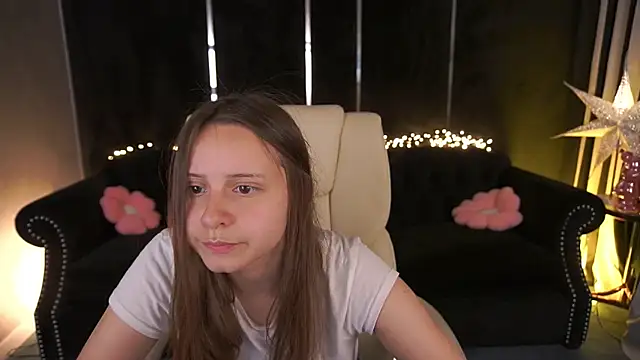 XXX chat uživo modela TinyNatalie