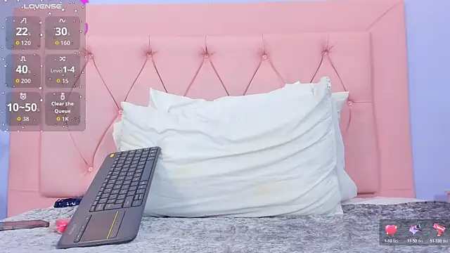 PriscilaCooper's Live XXX Chat