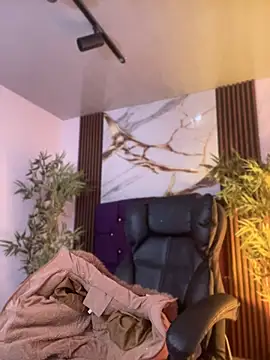 kira_ec's Live XXX Chat