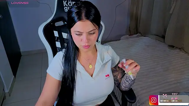 Victoryyy_ Adlı Modelin Canlı XXX Sohbeti