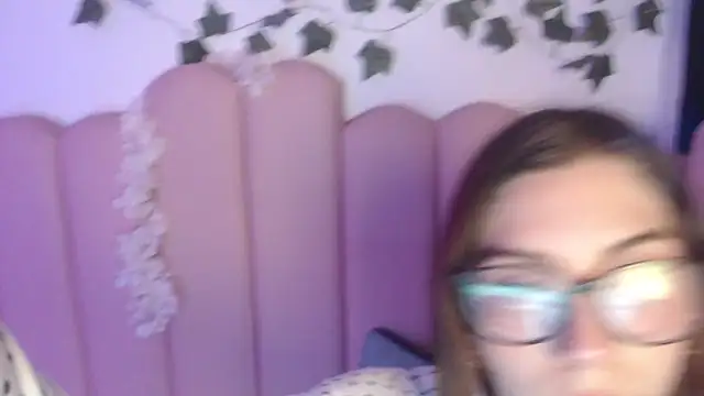 emily_34_のライブXXXチャット