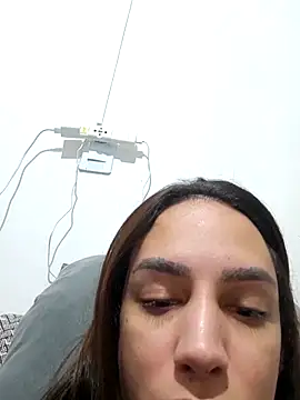 ofjuliaa Show Webcam