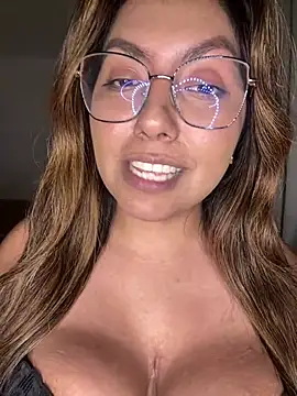 Chat XXX en directo de Miickinow