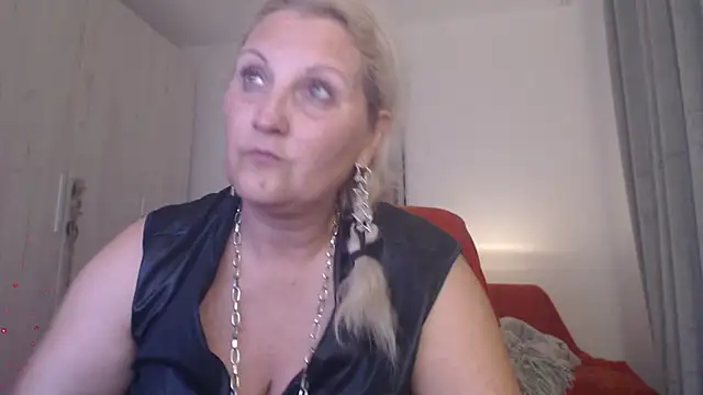 Divineblond Live XXX-Chat