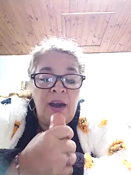 momismilf544's Live XXX Chat
