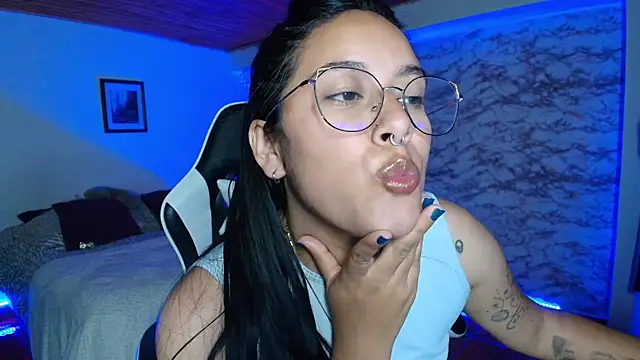 Camila_IRoose's Live XXX Chat
