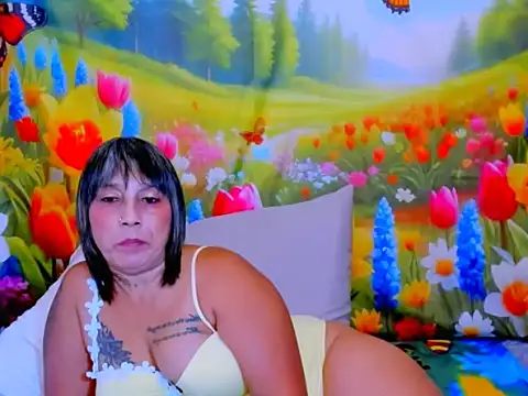 indianroxy's Live XXX Chat