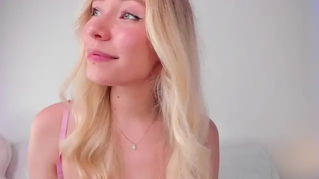 DanaCandy élő XXX-chatje