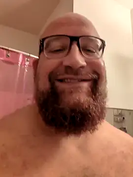 BigBearforCuddles Show in webcam