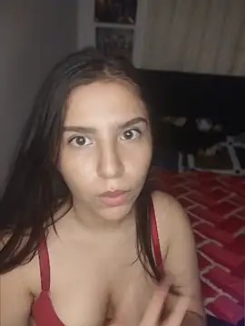 LinaColombianGirl Adlı Modelin Canlı XXX Sohbeti