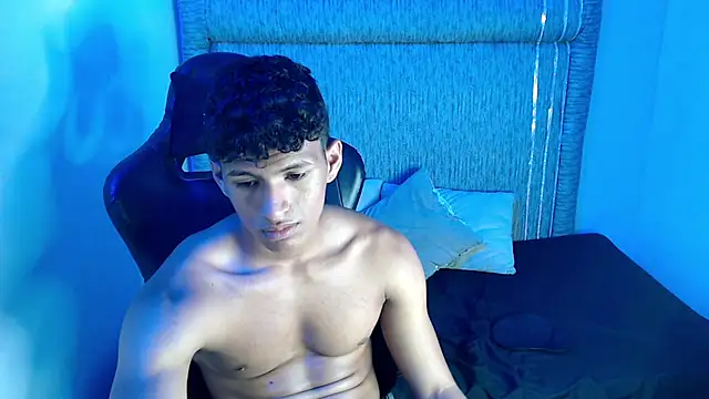 Nicolas_brown_ Live XXX Chat