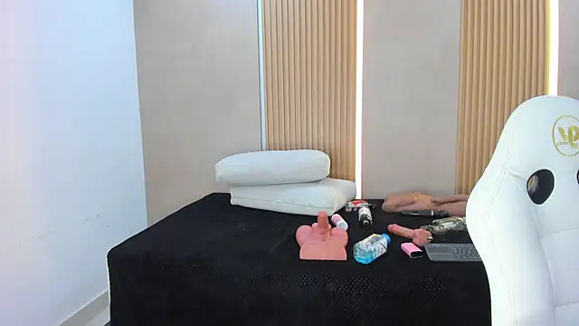stephany_summer live XXX chat
