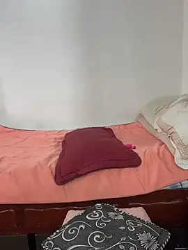 MariamGray1 Adlı Modelin Canlı XXX Sohbeti
