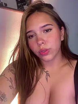 lunacandy_0 élő XXX-chatje
