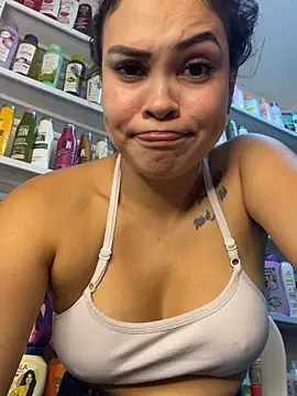 FOX_LATINA élő XXX-chatje