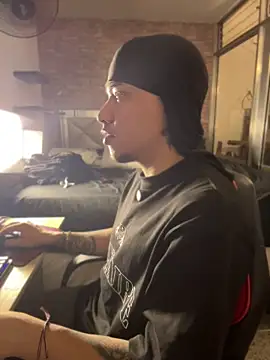 AlphaMasterXxx's Live XXX Chat