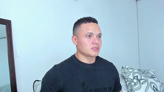 KingLevi01 Adlı Modelin Canlı XXX Sohbeti