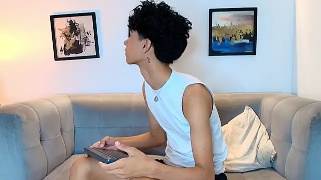 Chatroom XXX en direct de BOYS_PLAY