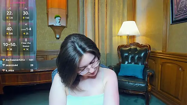 LatoniaNeedam – webcam-show