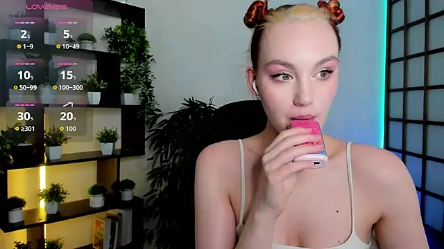 Онлайн чат XXX Ida_FaneStain